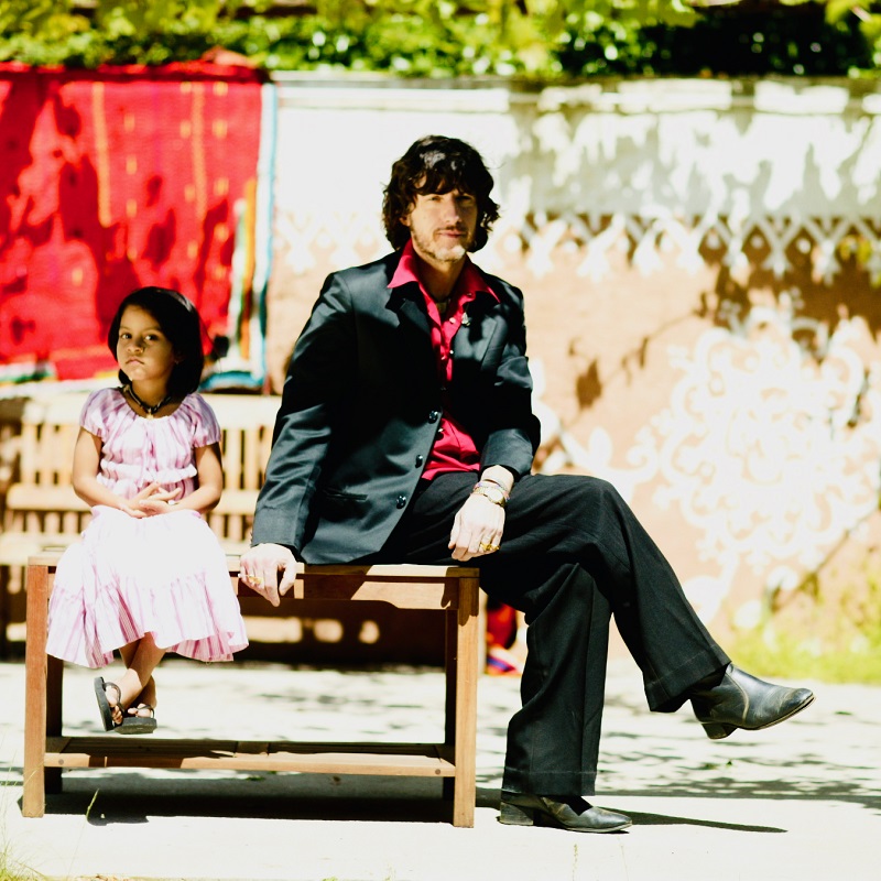 Titi et Roopa à l'ambassade.jpg