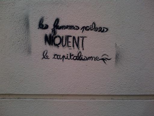 Les femmes poiluent niquent le capitalisme
