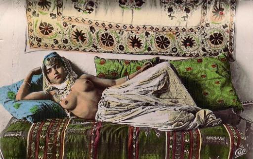 Sleeping on the roof (Fatima Marshall) 
